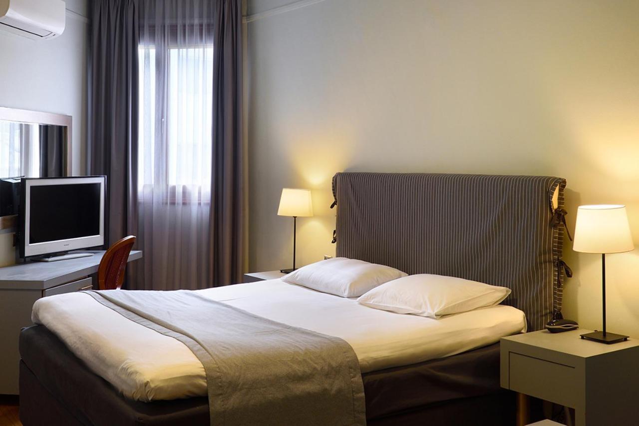 Superior Room,1361825843:JPEG