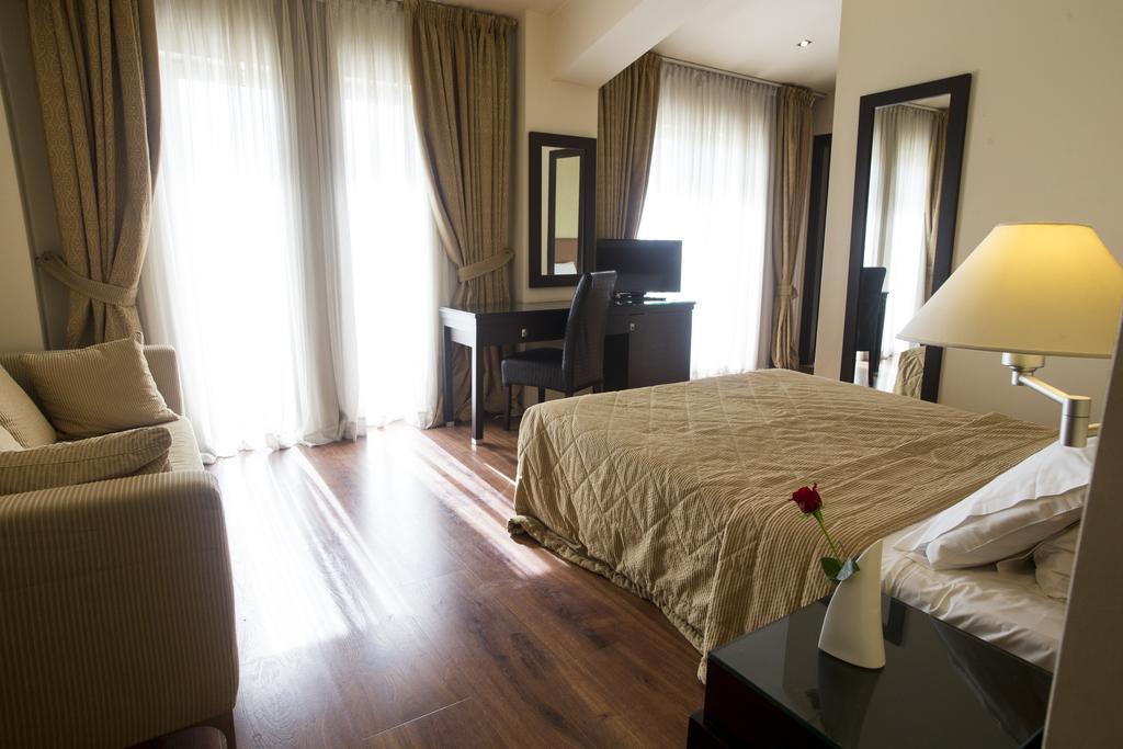 Junior Suite,1273504420:JPEG