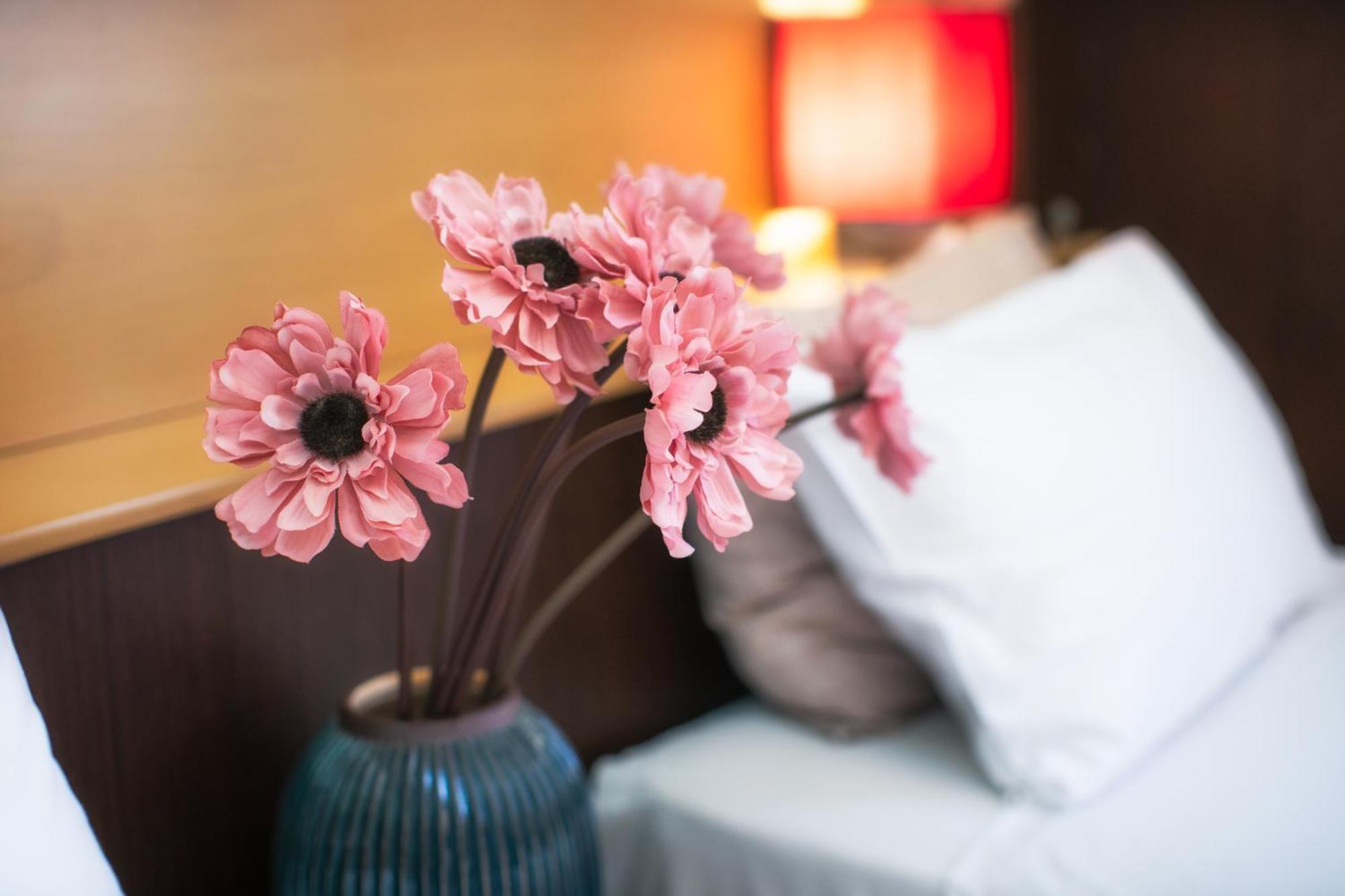 Single Room,1596018289:JPEG