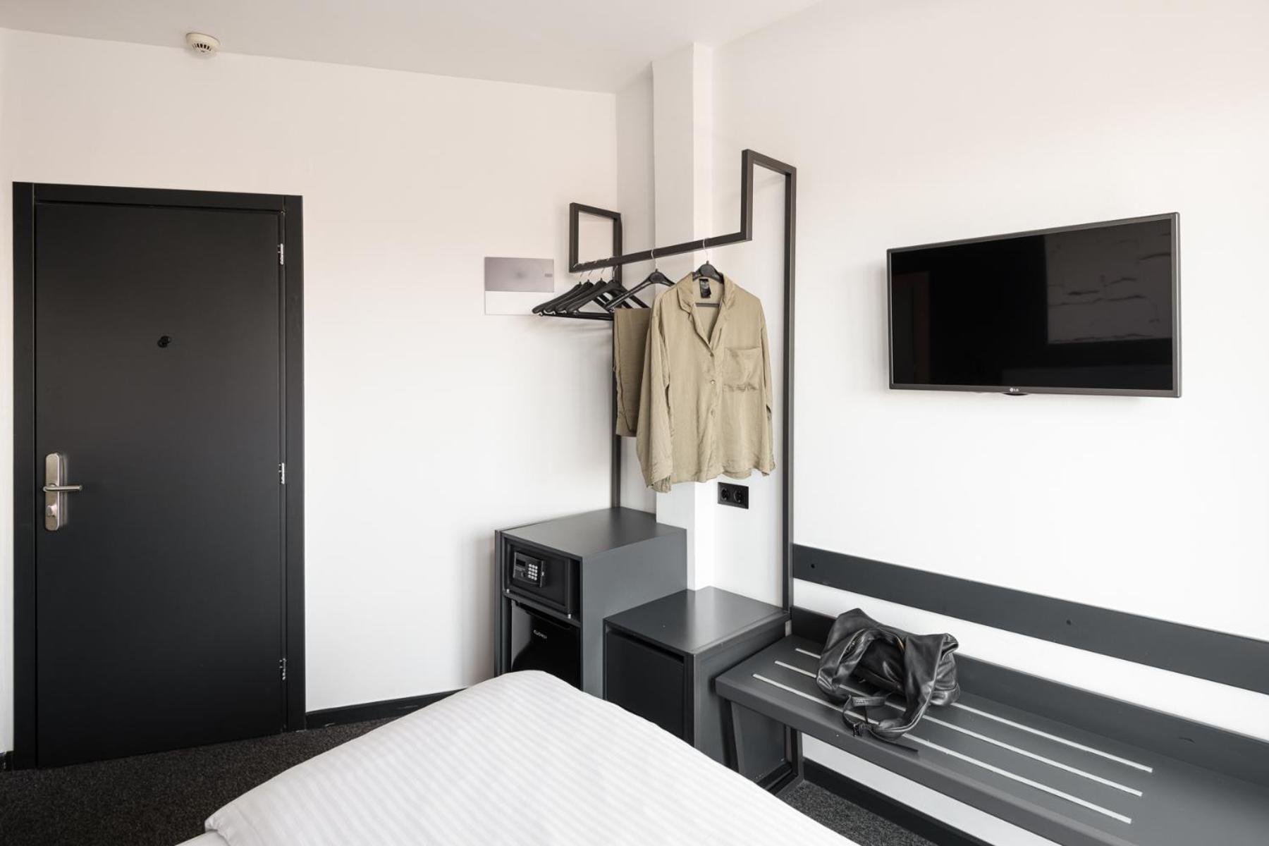 Superior City Room