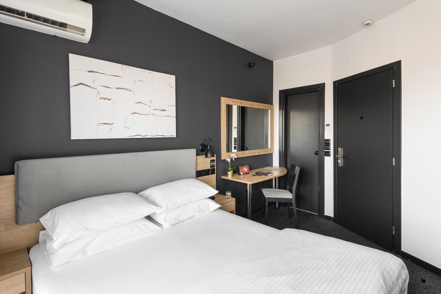 Superior City Room