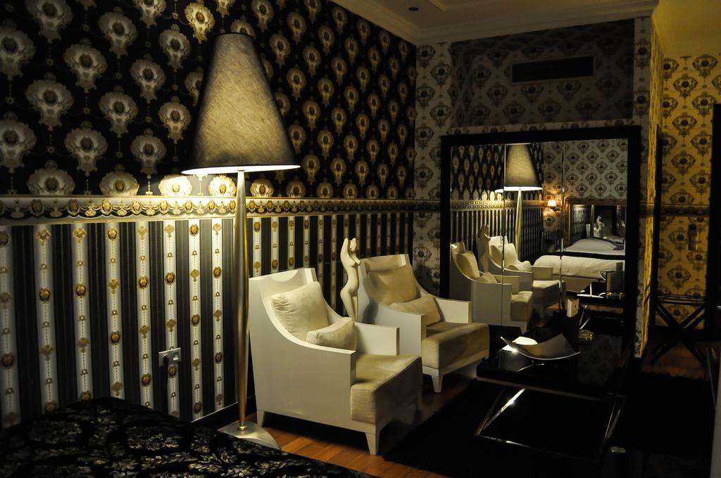 Junior Suite with Internal View,402466389:JPEG