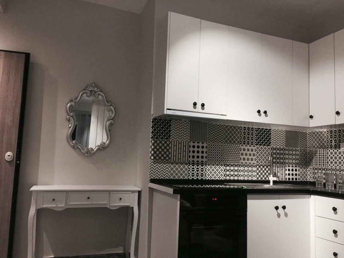 One-Bedroom Apartment,863422439:JPEG