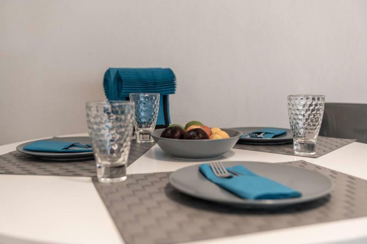 Two-Bedroom Apartment,883650187:JPEG