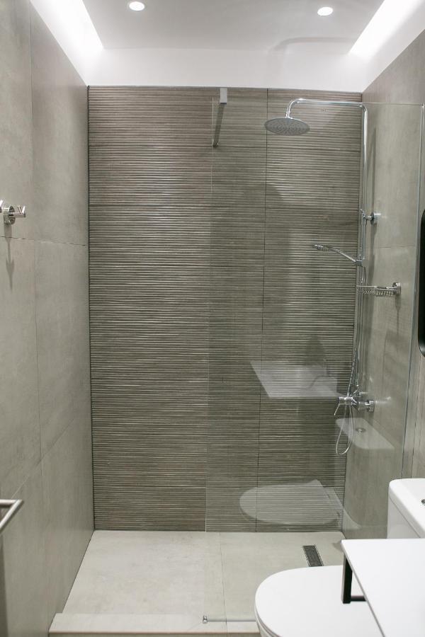 Deluxe Studio,944231950:JPEG