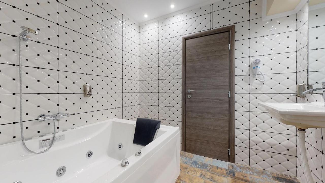 Deluxe Suite with Spa Bath,973029826:JPEG