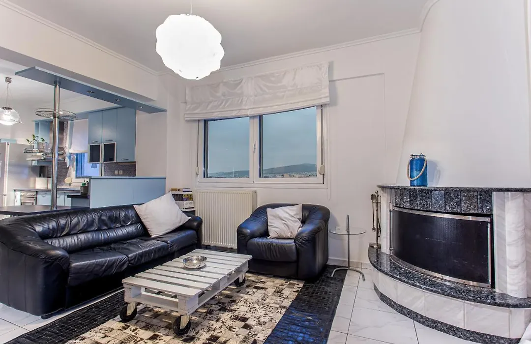 Two Bedroom Bright Apartment With Amazing Veranda-1