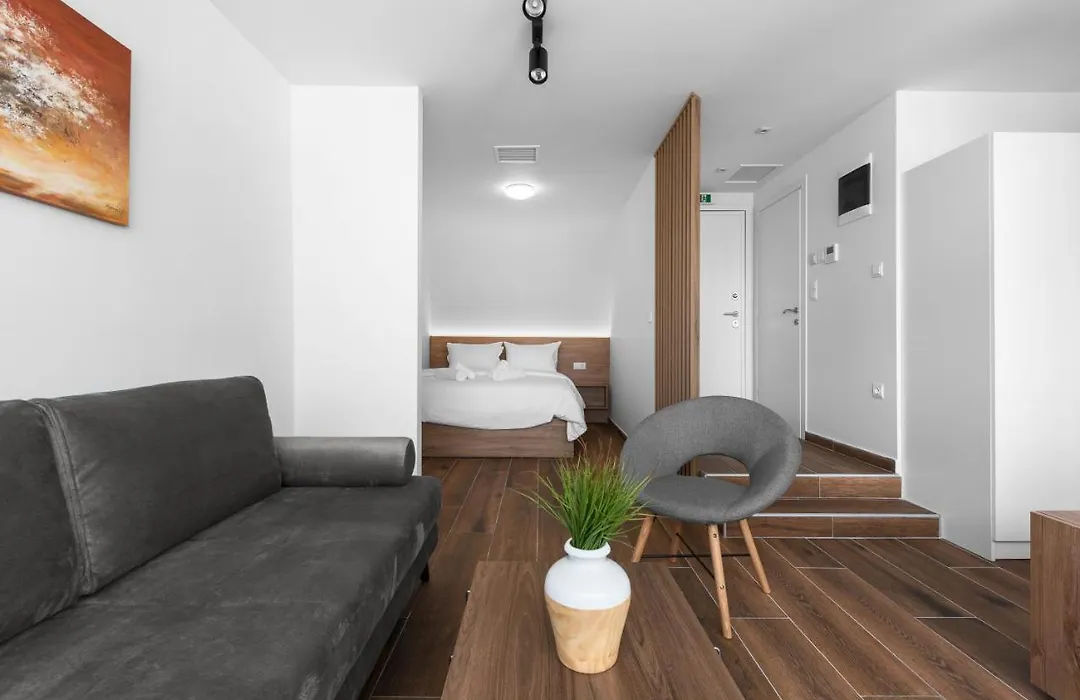 Ultima Suites, Nilie Hospitality Mgmt-1