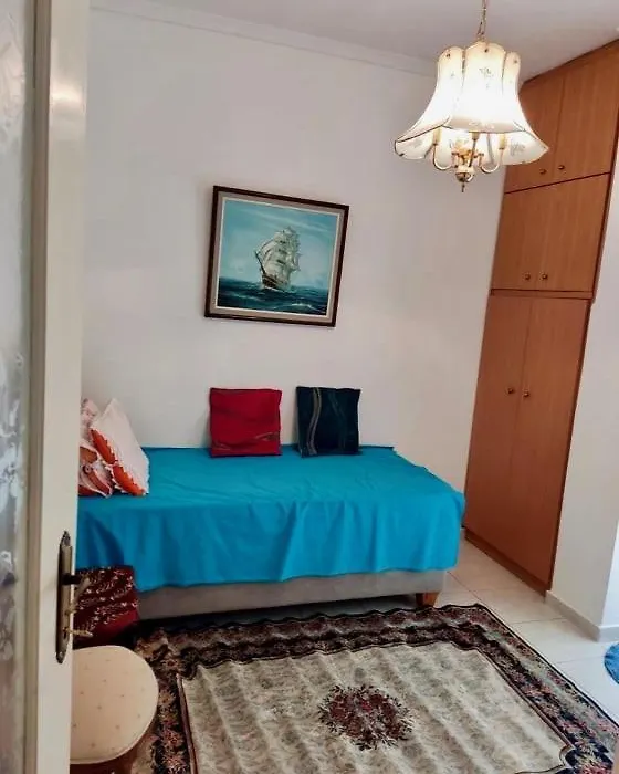 Marys House , Lovely 2-Bedroom Apartment-1