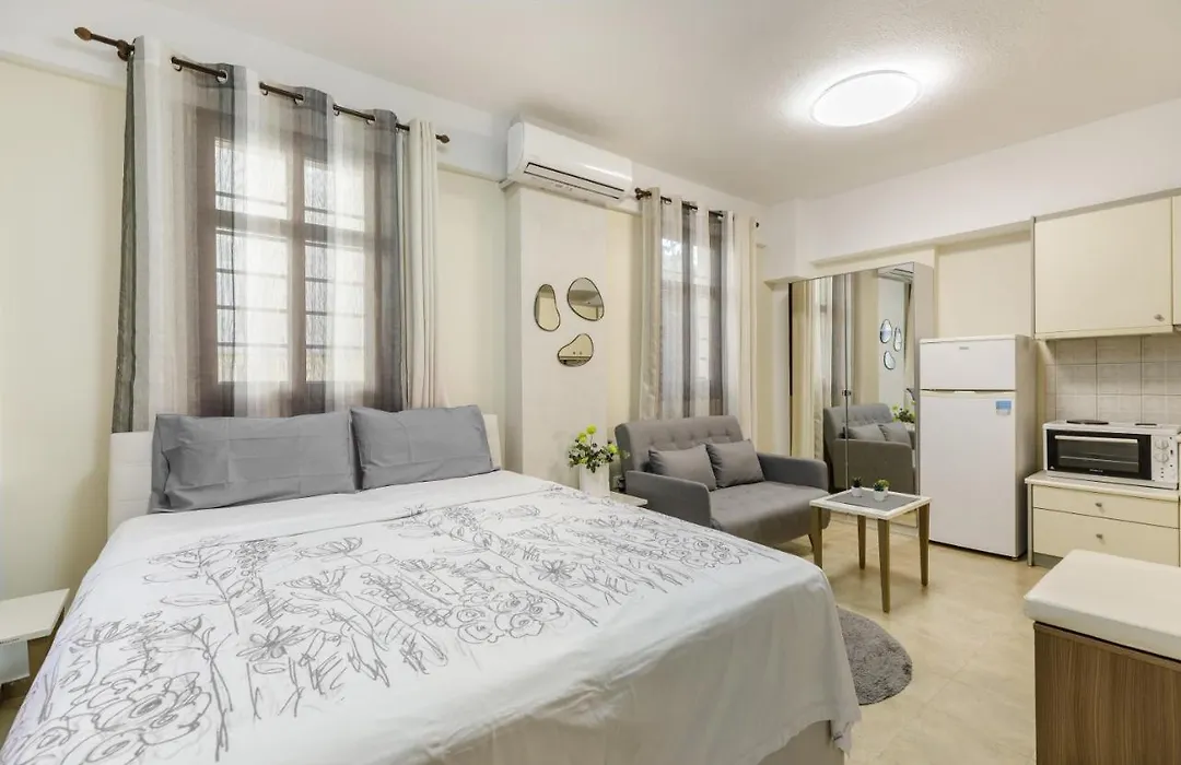 Pearl Studio Free Private Parking Of Stayinthess-1