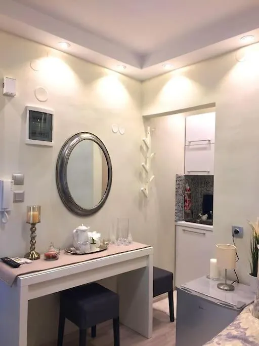 Tiny Deluxe Suite In Kalamaria-1