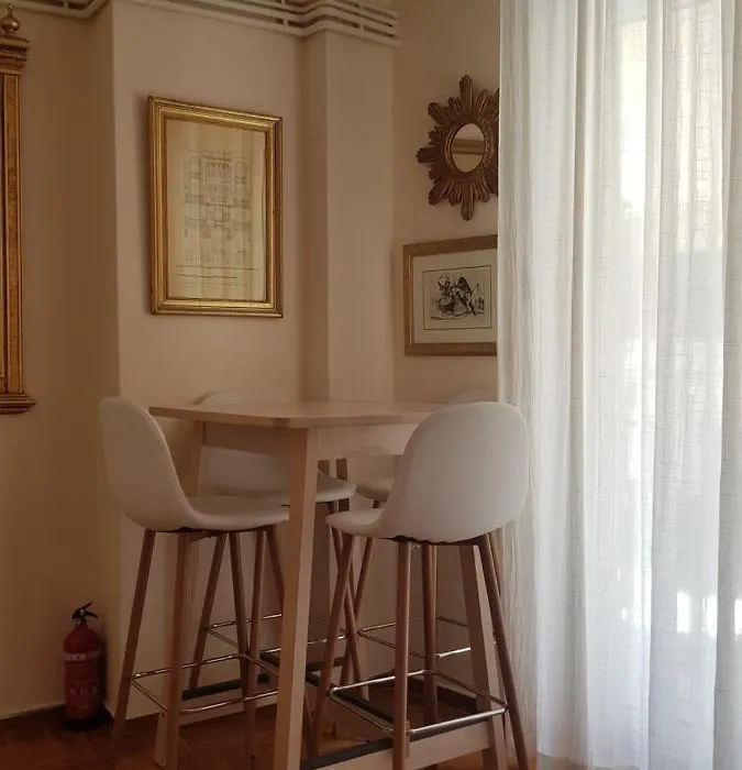 Quiet City Centre Apartment With Large Balcony-1