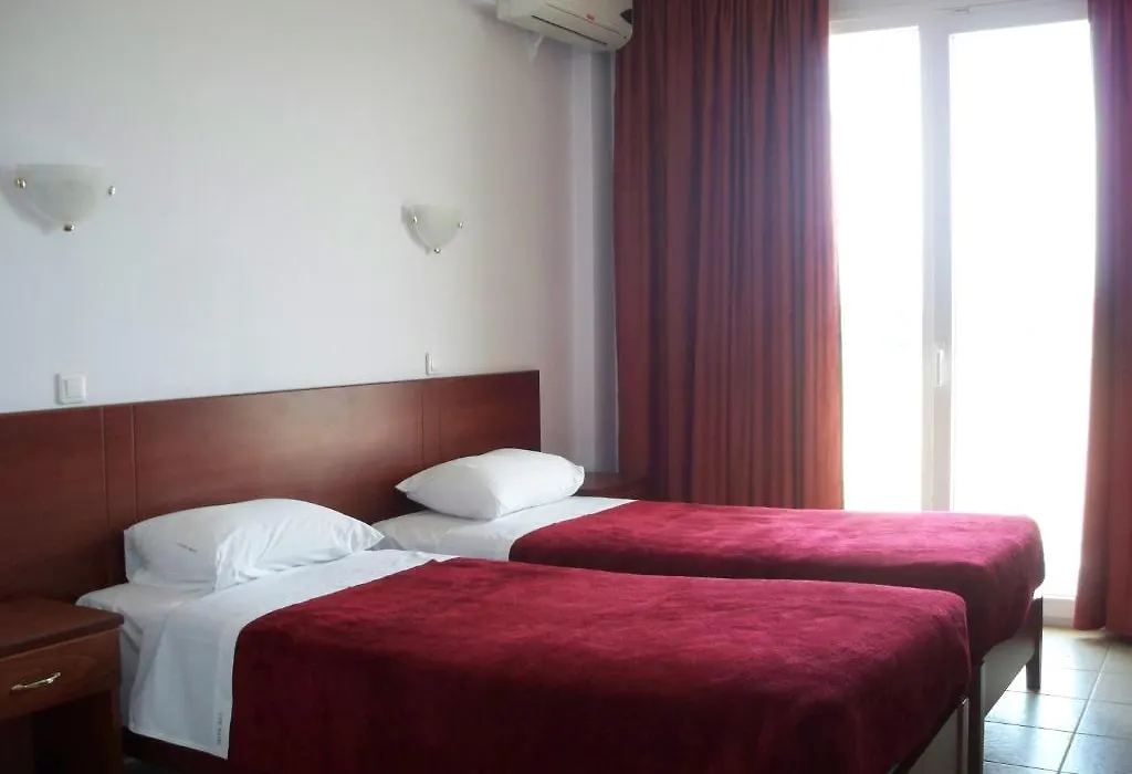 Life Hotel-1
