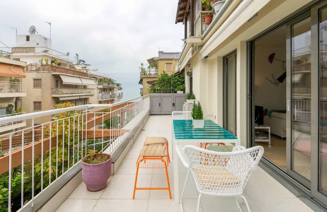 Stylish 3-Bedroom Apartment & Terrace-1