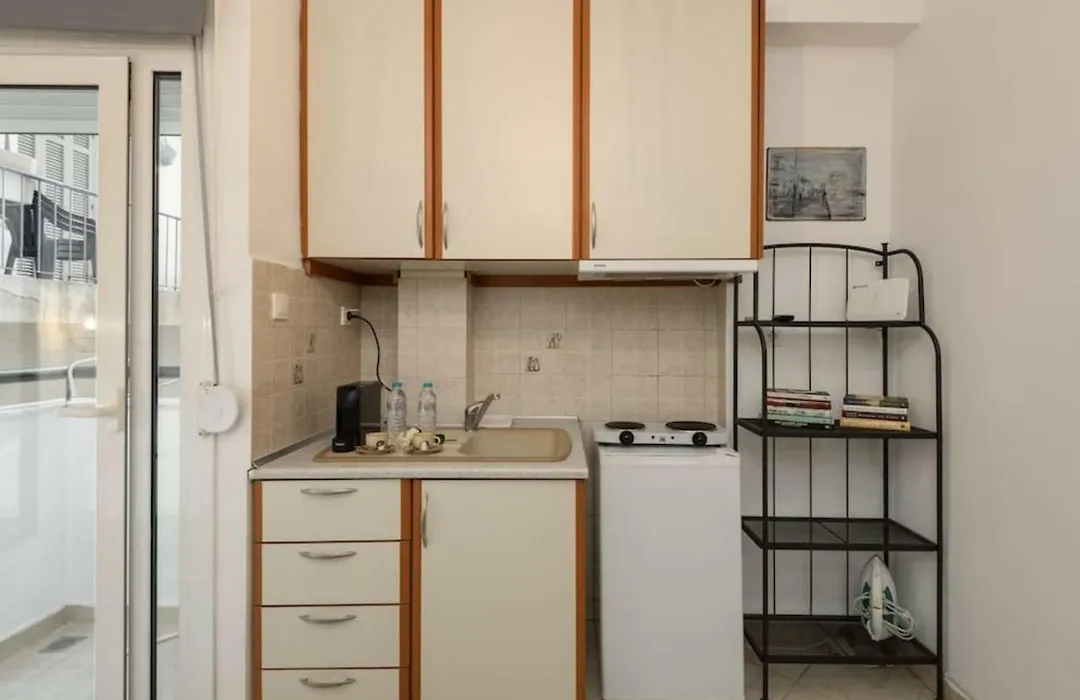 Central Studio! Fiber Wifi, Ac, Private, Self Check-In!-1