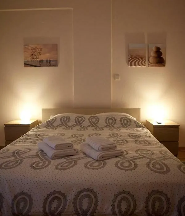 New Stylish And Cozy House Near Metro Station-1