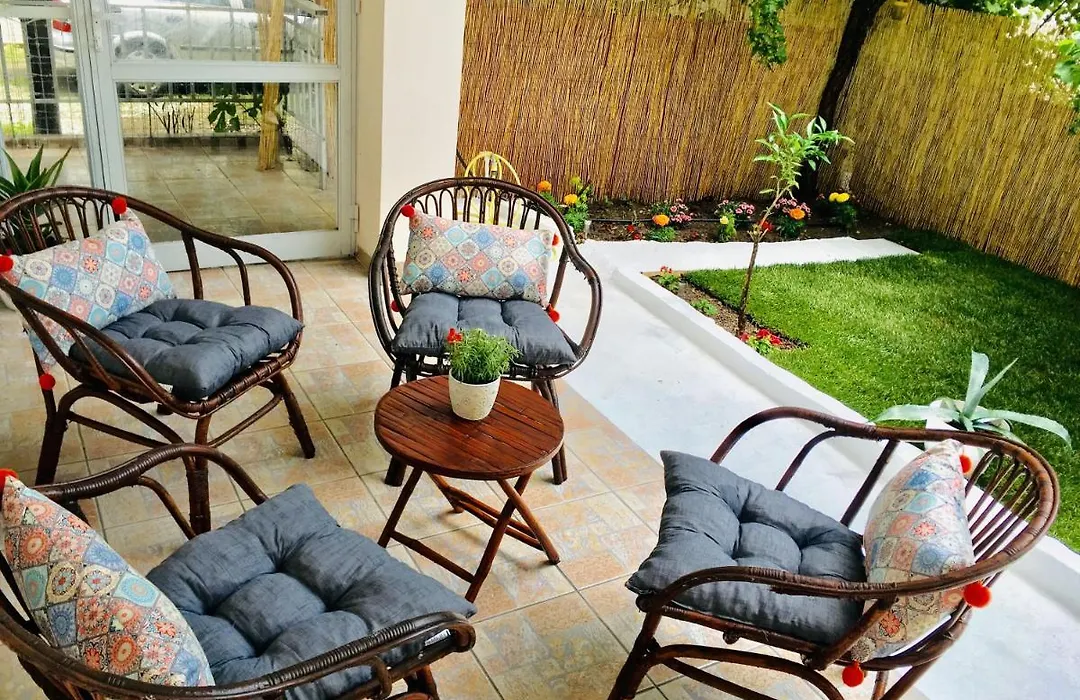 Oasis Luxury Detached House In Thessaloniki With Hydromassage-1