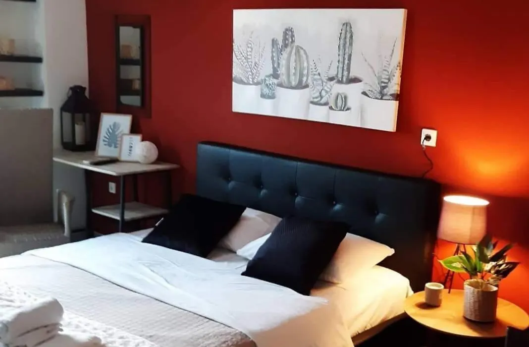 Eclectic View Apartment-1