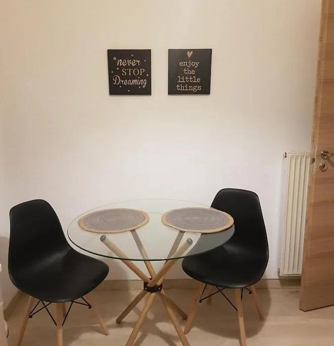 Fenia'S Apartment-1
