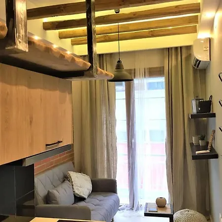 Cosy Industrial Style Little Home Just 5Minutes From Waterfront-2