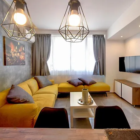 J Villara'S Luxury Suites-2