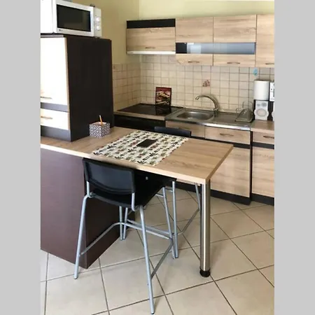 Cozy Apartment In The Heart Of Thessaloniki-2