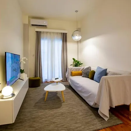 Minimal Chic Central Apartment In Thessaloniki-2