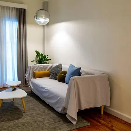 Minimal Chic Central Apartment In Thessaloniki-3