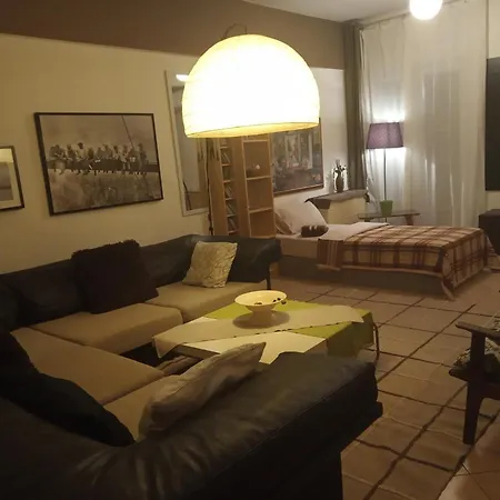 Spacious Cosy Apt-2
