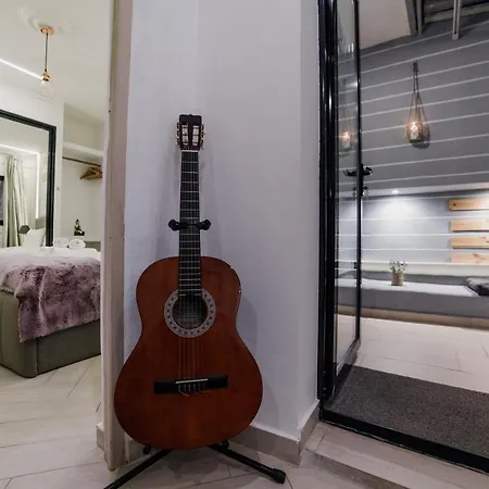 Cutest White-Tower Apartment With A Private Patio-3
