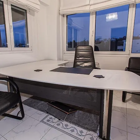Two Bedroom Bright Apartment With Amazing Veranda-3