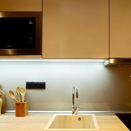 Designer Apartments Close To The Center + Free Parking-3