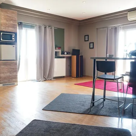 Westside City Apartment, 2 Bdrms, Vesta Philoxenia-3