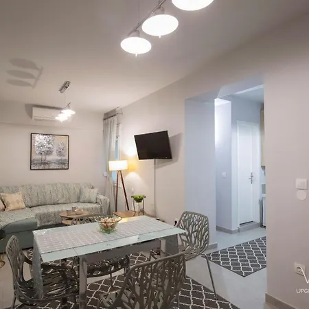 The Emerald City Central Apartment, 2-Bdrms-2