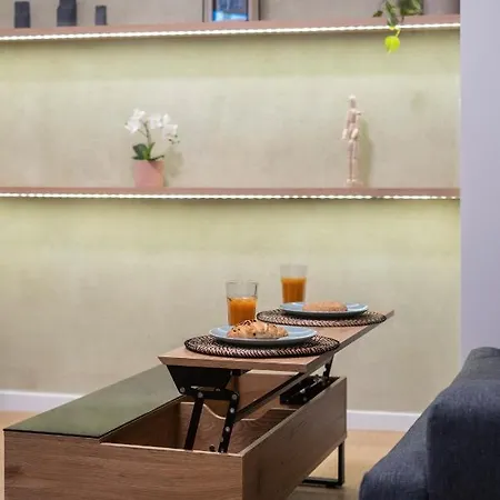 Super Fresh Central 1 Bedroom Lux Apartment-2