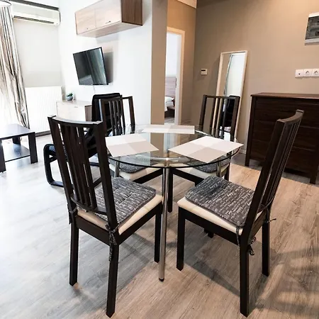 Delmare Mqueen Apartment-2