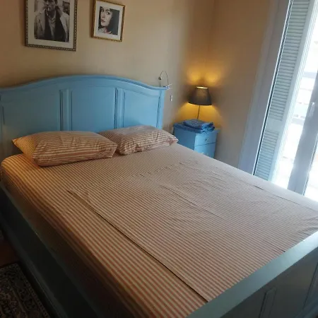 An Apartment For 2-4 Friends.-3