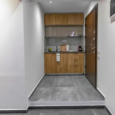 Tsimiski Contemporary Studio 3-3