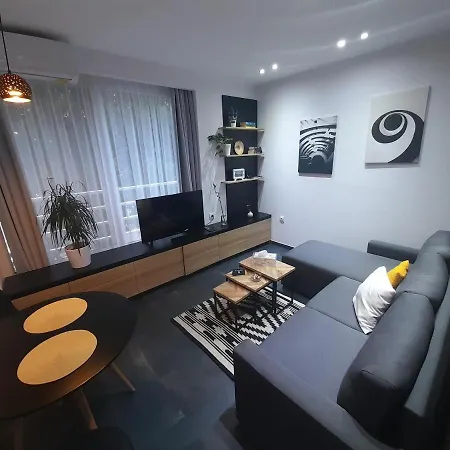 Tsimiski Contemporary Studio 2-3