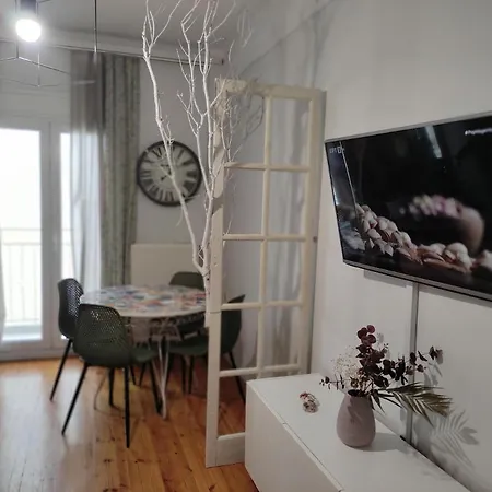 Aika Apartment, Διαμέρισμα Στο Κέντρο, Κοντά Στη Δεθ-2