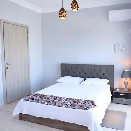 Damia Rental Rooms-3