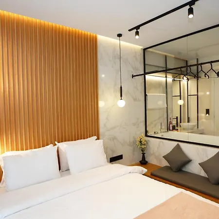 Luxury Suites With Jacuzzi By Sea&Thecity-3