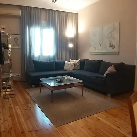 Comfy Central Flat-2