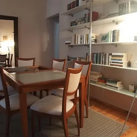 Comfy Central Flat-3