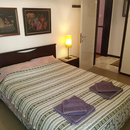Cosy Penthouse -Up To 6 Guests- In The City Centre!-3