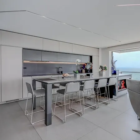 Infinity Sea View Apartment Central-3