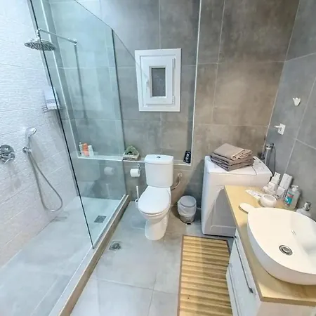 Nava Apartment In The Center With Private Parking Of Stayinthess-2