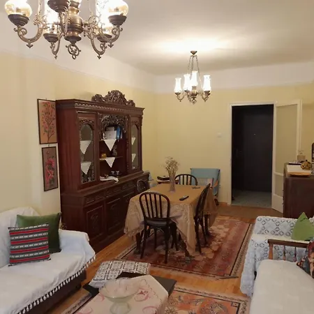 Quiet, Fully Refurbished Apartment In Thessaloniki-3
