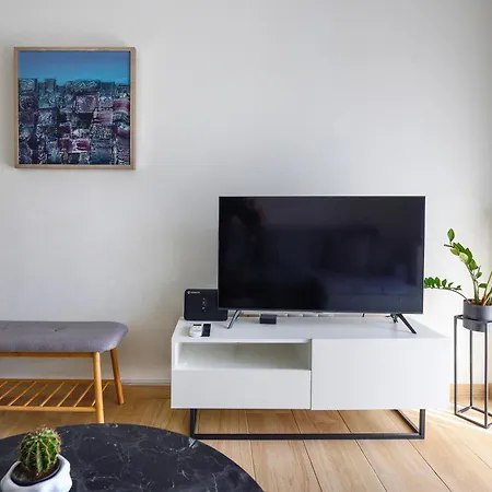 Twin Superior Suites-2Nd Floor-Balcony-250M Metro Station-2
