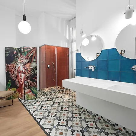 The Maroon Bottle Hotel-2